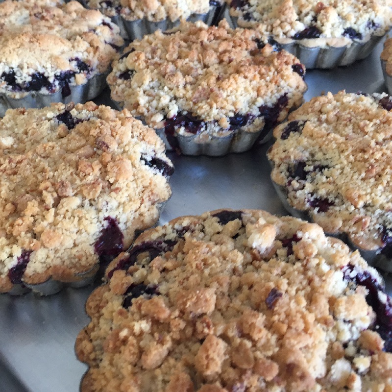 mini apple berry pies 