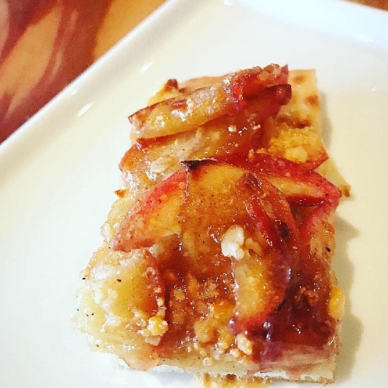 Apple Cinnamon Pizza