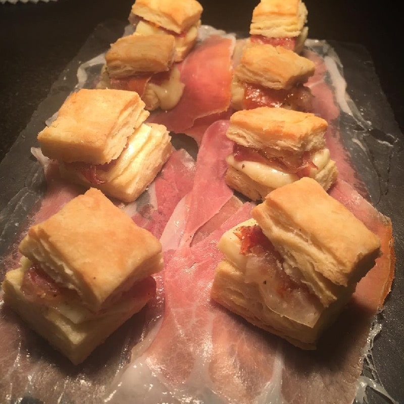 Country Ham Biscuits 