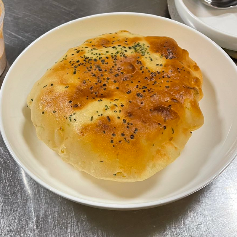 Puffed scallion, pancake