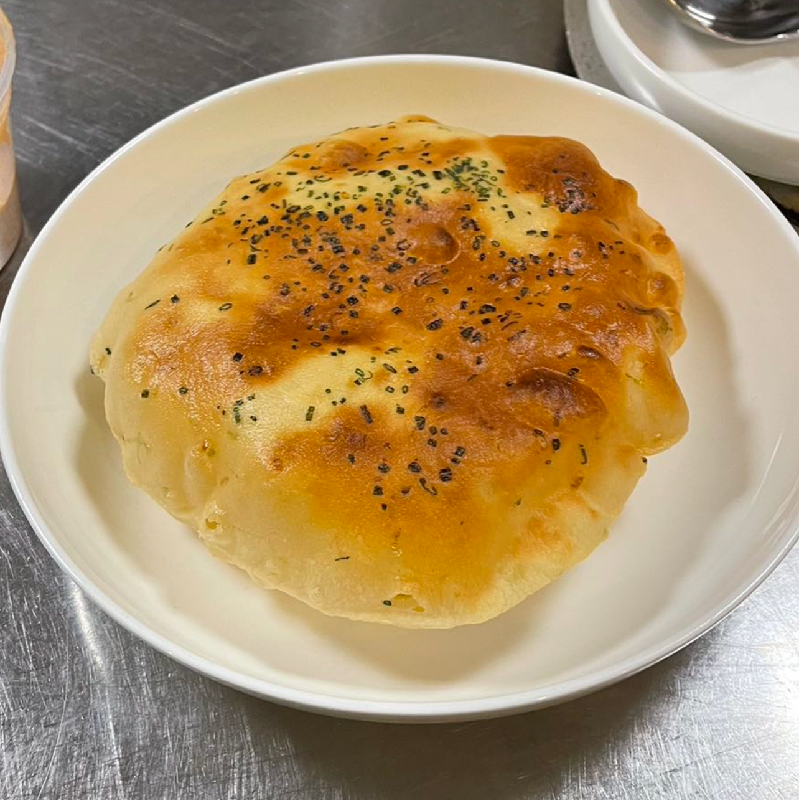 Homemade puffy bread 