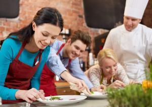 Hire a Private Chef for cooking lessons